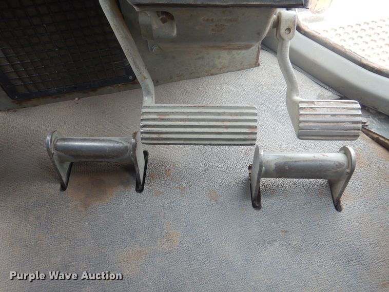 image for item DJ1067 2004 Caterpillar D6R XL Series II  dozer