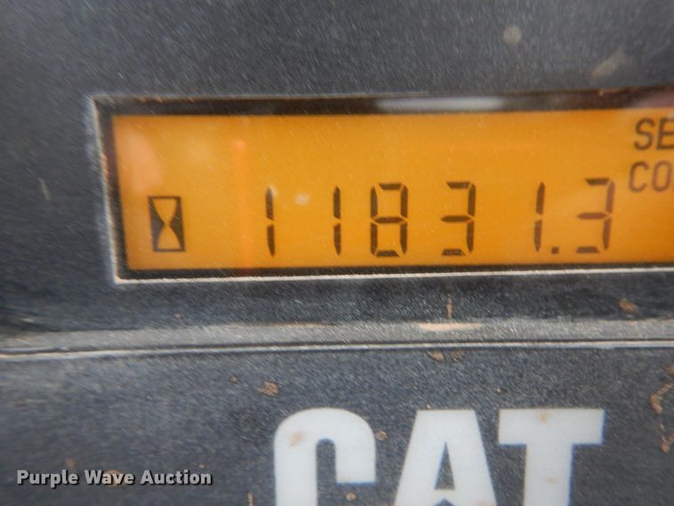 image for item DJ1067 2004 Caterpillar D6R XL Series II  dozer