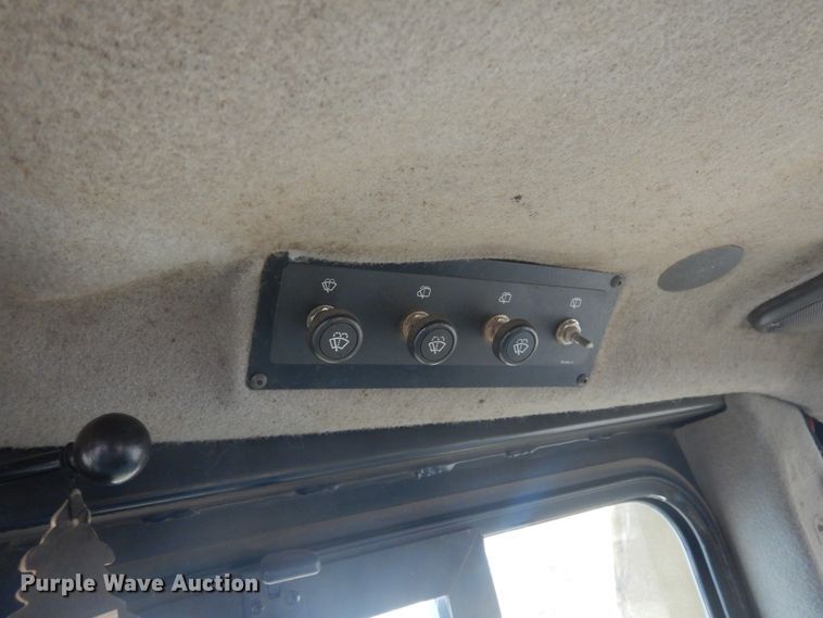 image for item DJ1067 2004 Caterpillar D6R XL Series II  dozer