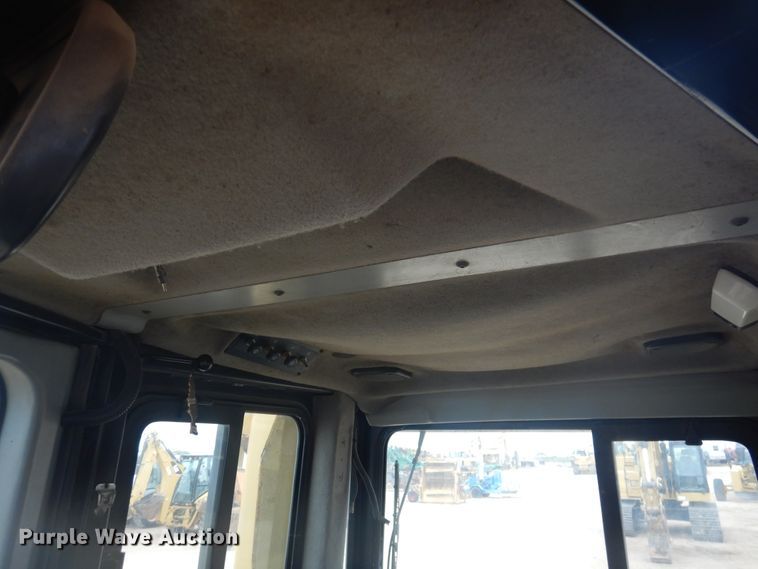 image for item DJ1067 2004 Caterpillar D6R XL Series II  dozer