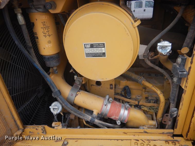 image for item DJ1067 2004 Caterpillar D6R XL Series II  dozer