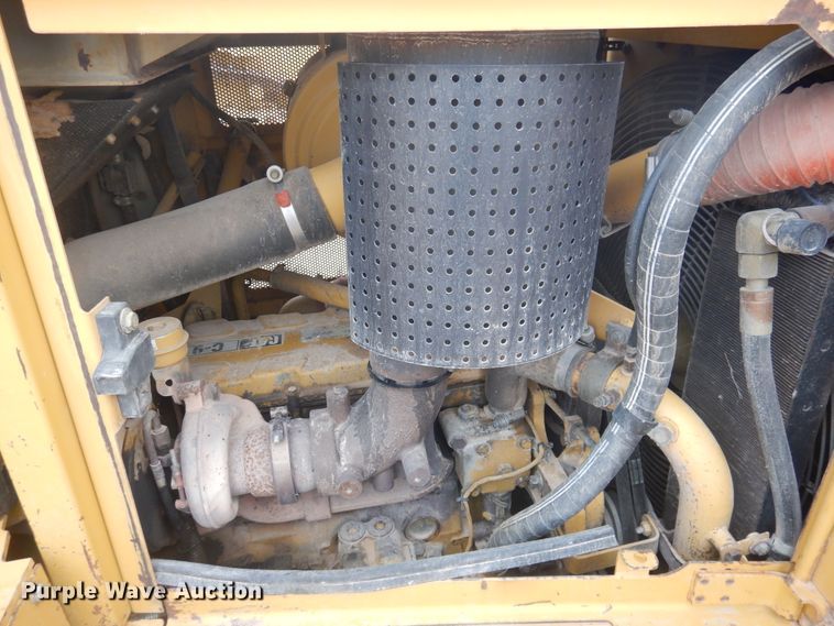 image for item DJ1067 2004 Caterpillar D6R XL Series II  dozer