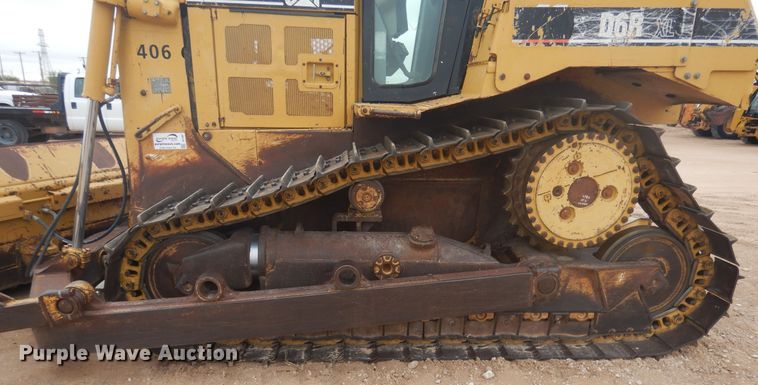 image for item DJ1067 2004 Caterpillar D6R XL Series II  dozer