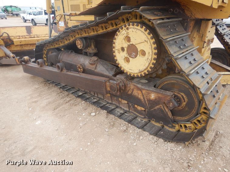 image for item DJ1067 2004 Caterpillar D6R XL Series II  dozer