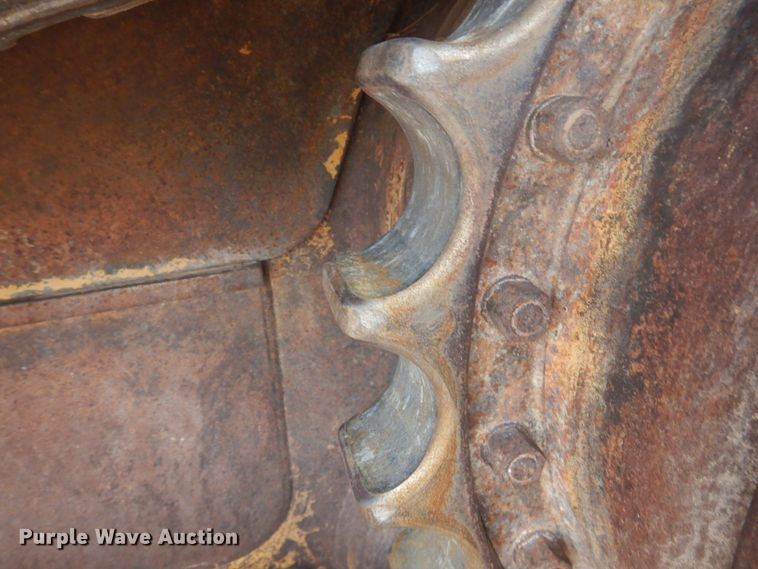 image for item DJ1067 2004 Caterpillar D6R XL Series II  dozer