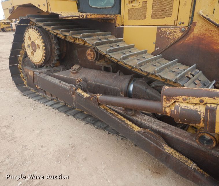 image for item DJ1067 2004 Caterpillar D6R XL Series II  dozer