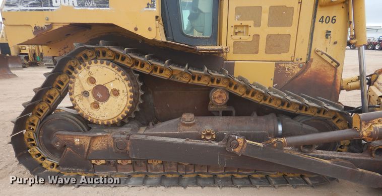 image for item DJ1067 2004 Caterpillar D6R XL Series II  dozer