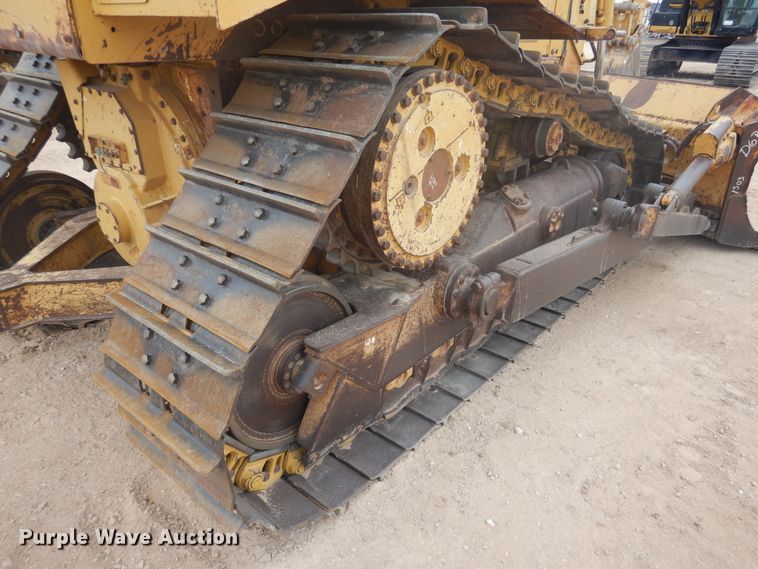 image for item DJ1067 2004 Caterpillar D6R XL Series II  dozer
