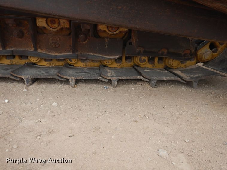 image for item DJ1067 2004 Caterpillar D6R XL Series II  dozer