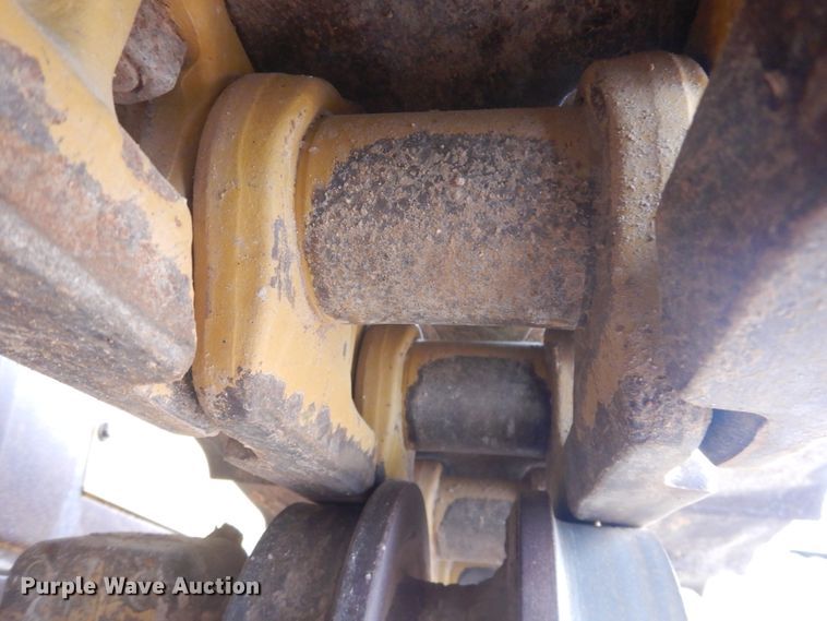 image for item DJ1067 2004 Caterpillar D6R XL Series II  dozer