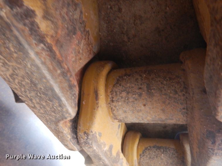 image for item DJ1067 2004 Caterpillar D6R XL Series II  dozer