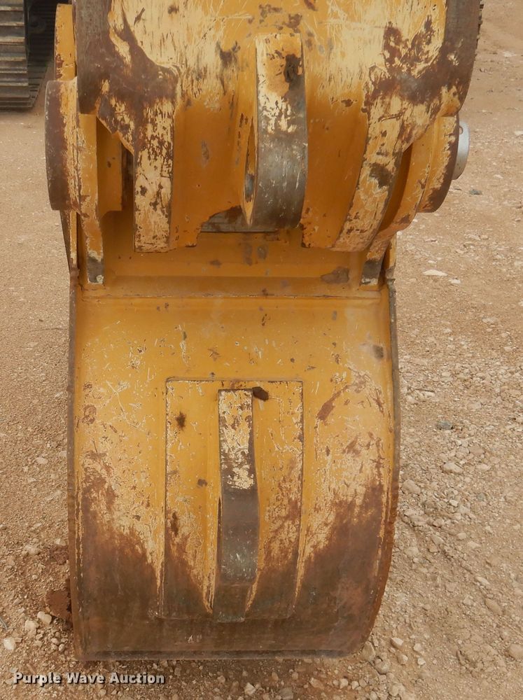 image for item DJ1069 2018 Caterpillar 323  excavator