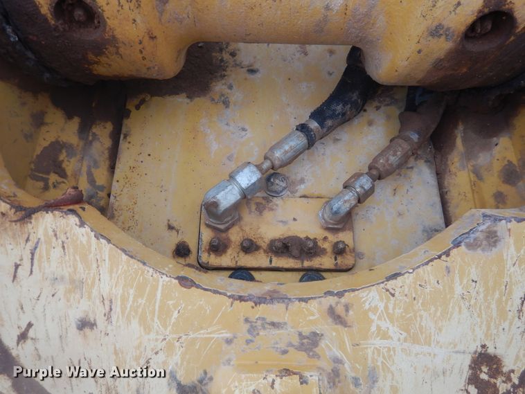 image for item DJ1069 2018 Caterpillar 323  excavator