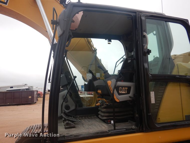 image for item DJ1069 2018 Caterpillar 323  excavator
