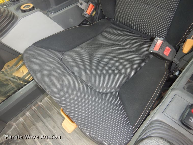 image for item DJ1069 2018 Caterpillar 323  excavator