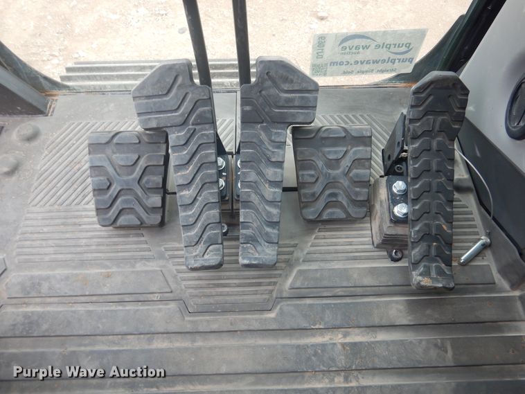 image for item DJ1069 2018 Caterpillar 323  excavator