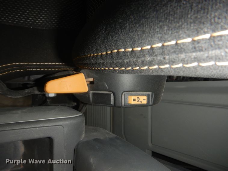 image for item DJ1069 2018 Caterpillar 323  excavator