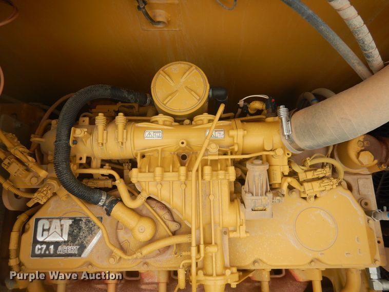 image for item DJ1069 2018 Caterpillar 323  excavator