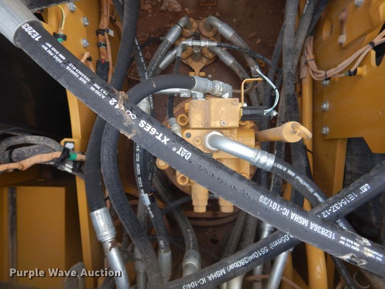 image for item DJ1069 2018 Caterpillar 323  excavator