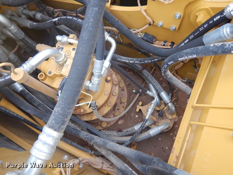 image for item DJ1069 2018 Caterpillar 323  excavator