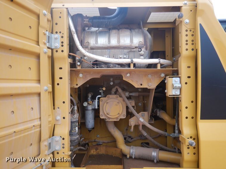 image for item DJ1069 2018 Caterpillar 323  excavator