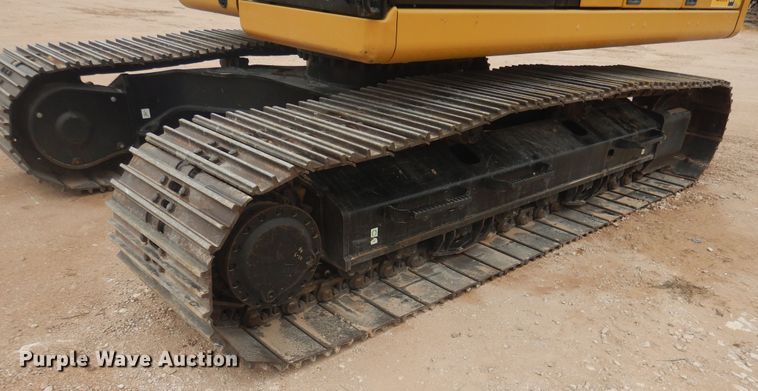 image for item DJ1069 2018 Caterpillar 323  excavator