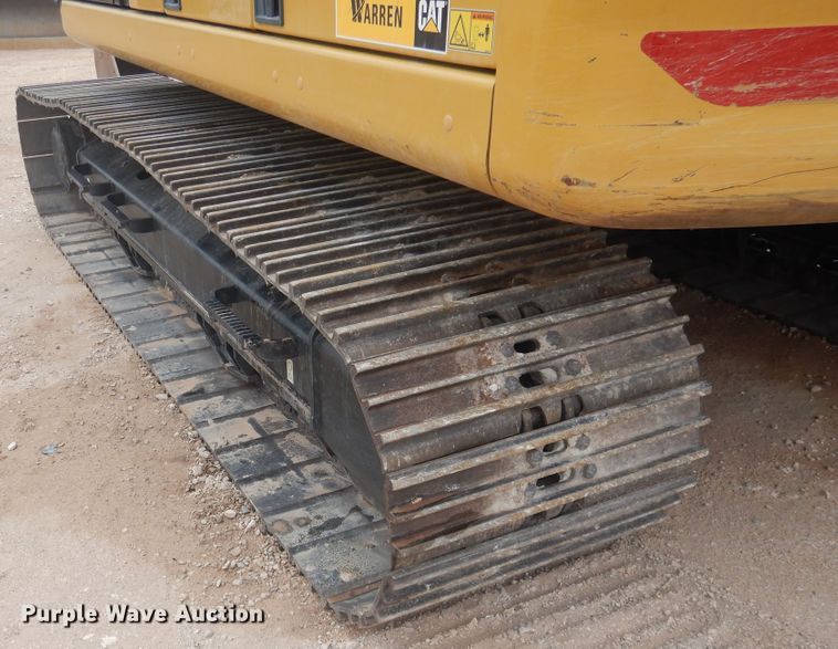 image for item DJ1069 2018 Caterpillar 323  excavator