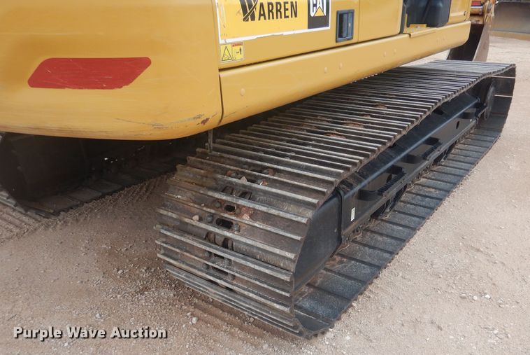 image for item DJ1069 2018 Caterpillar 323  excavator