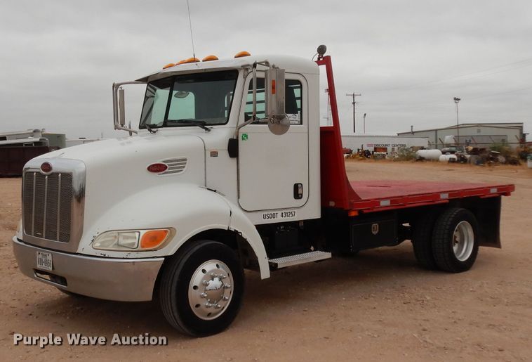 image for item DJ1070 2008 Peterbilt 325  flatbed truck