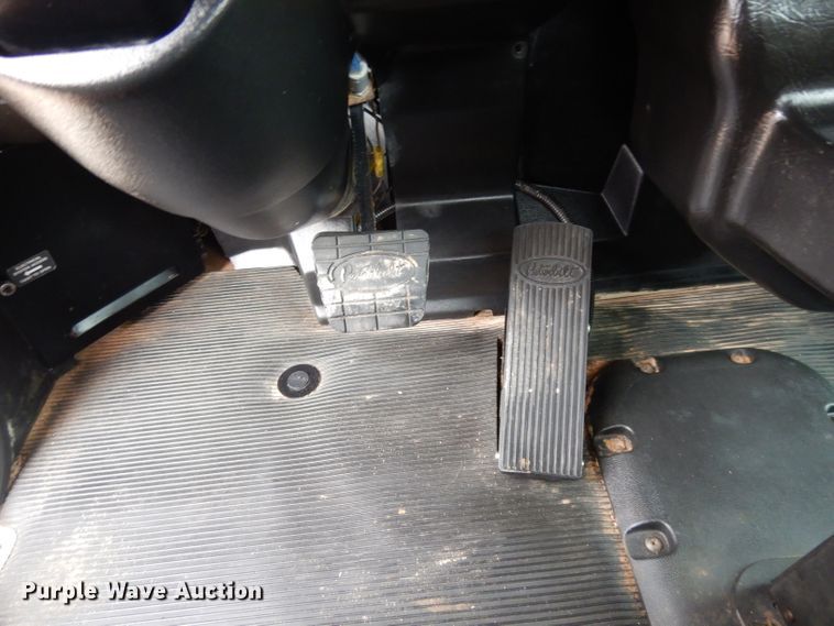 image for item DJ1070 2008 Peterbilt 325  flatbed truck