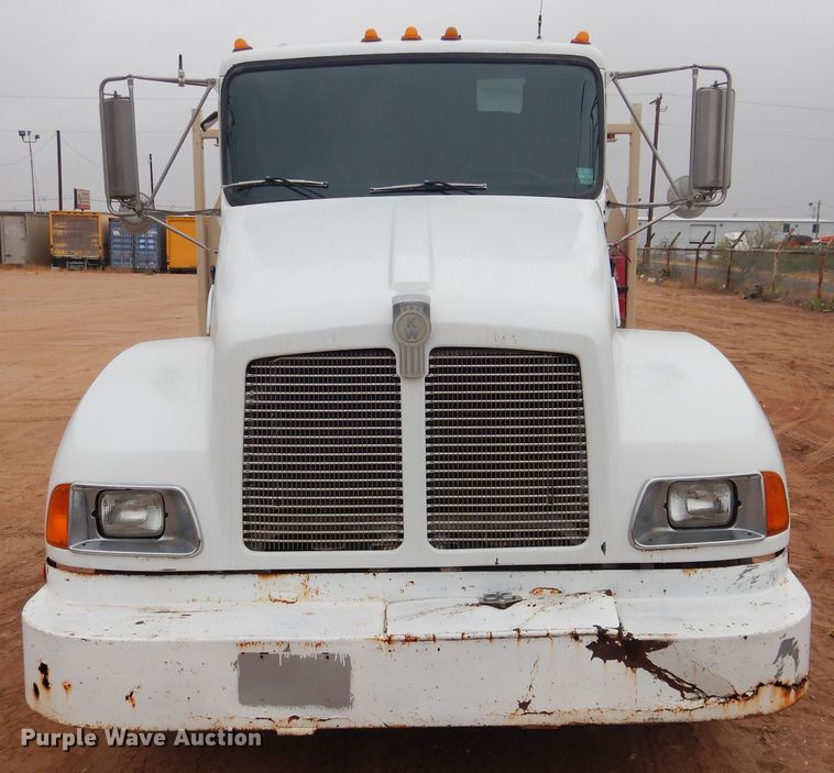 image for item DJ1071 1995 Kenworth T300  flatbed truck