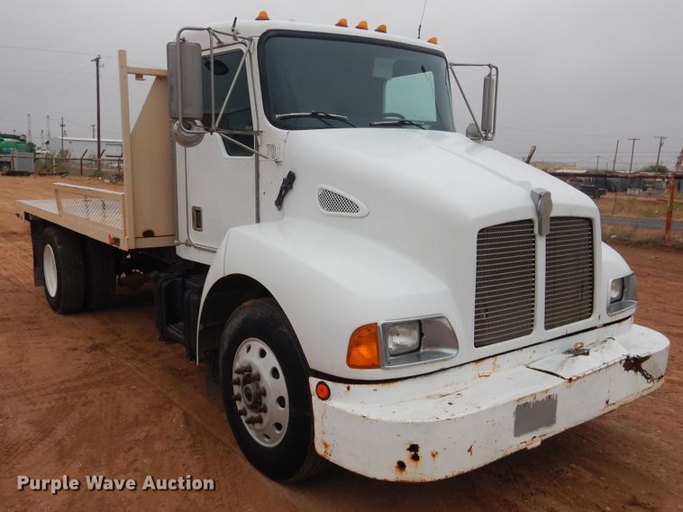 image for item DJ1071 1995 Kenworth T300  flatbed truck