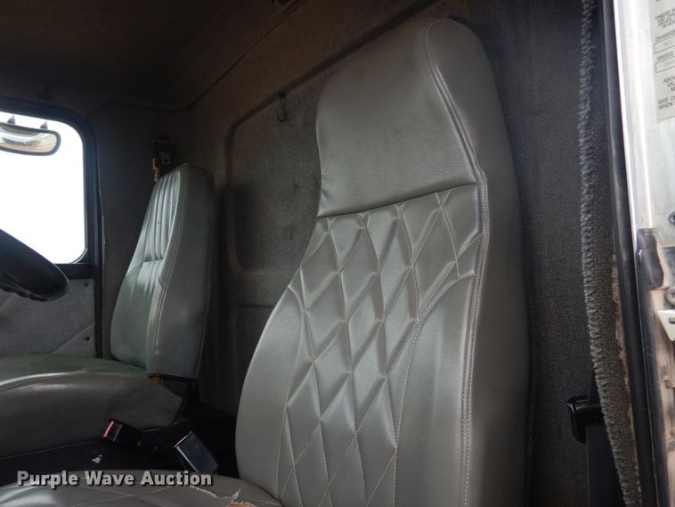 image for item DJ1071 1995 Kenworth T300  flatbed truck