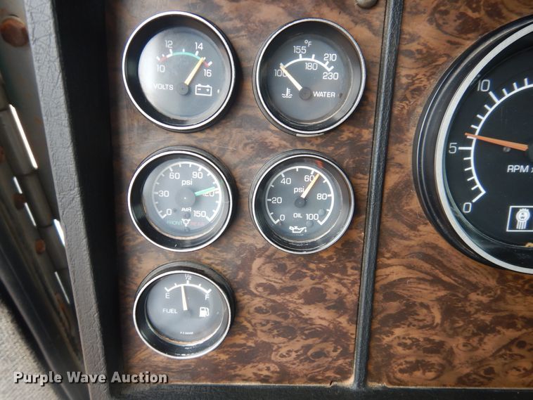 image for item DJ1071 1995 Kenworth T300  flatbed truck