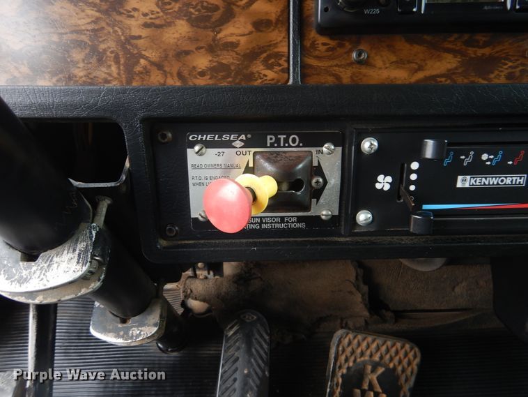 image for item DJ1071 1995 Kenworth T300  flatbed truck