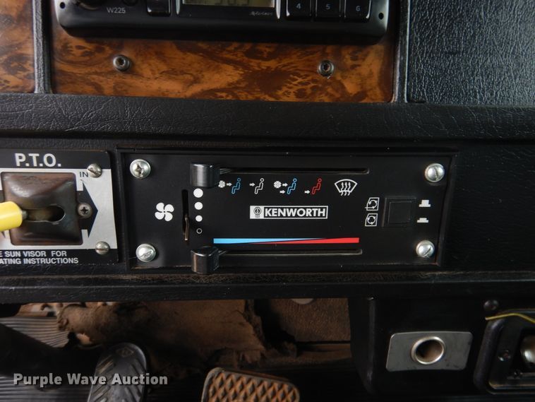 image for item DJ1071 1995 Kenworth T300  flatbed truck