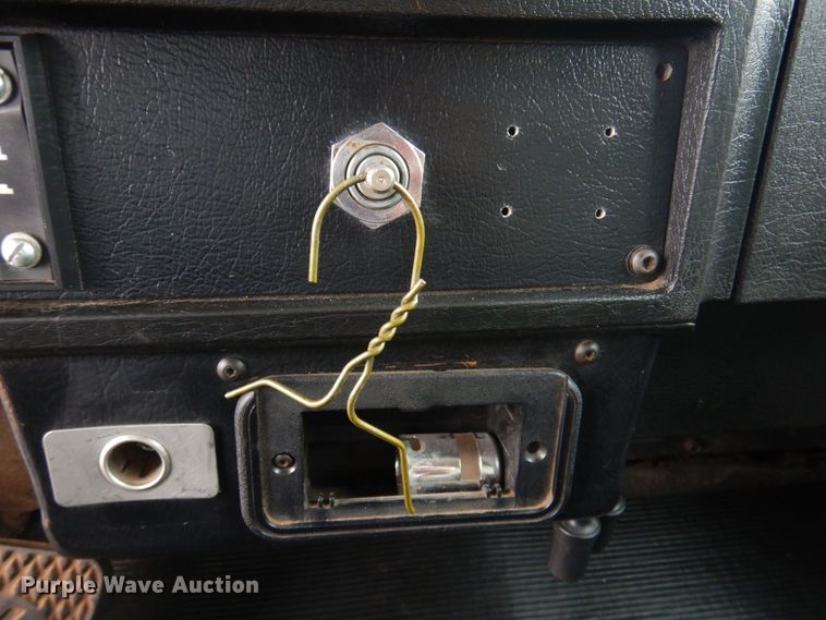 image for item DJ1071 1995 Kenworth T300  flatbed truck