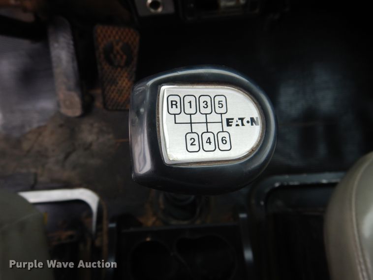 image for item DJ1071 1995 Kenworth T300  flatbed truck