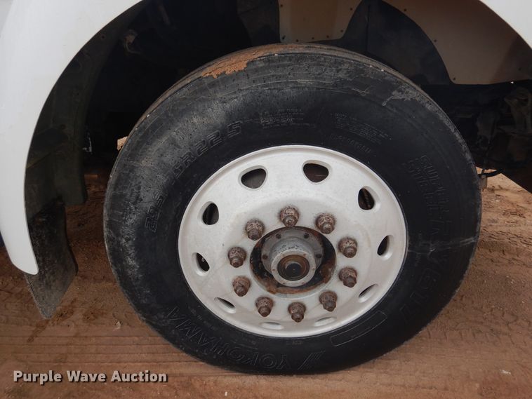 image for item DJ1071 1995 Kenworth T300  flatbed truck