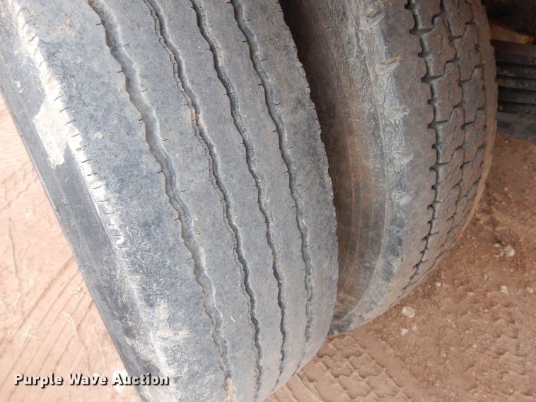 image for item DJ1071 1995 Kenworth T300  flatbed truck