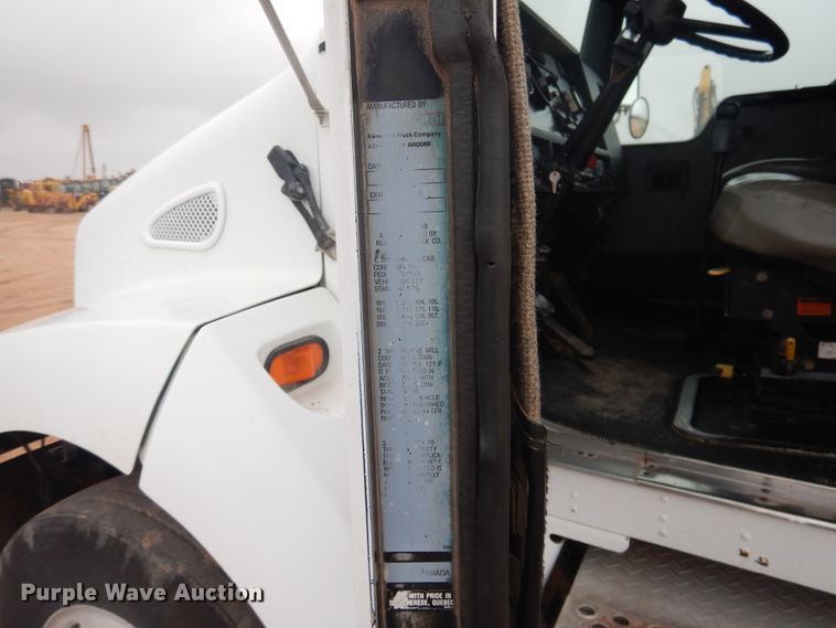 image for item DJ1071 1995 Kenworth T300  flatbed truck