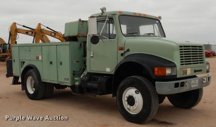 image for item DJ1072 1994 International 4800  utility truck