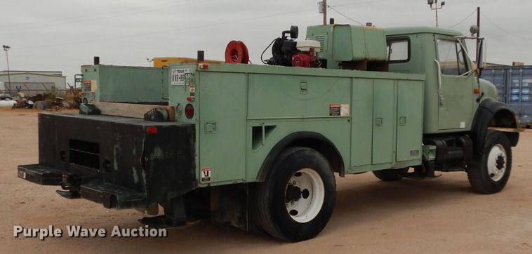 image for item DJ1072 1994 International 4800  utility truck