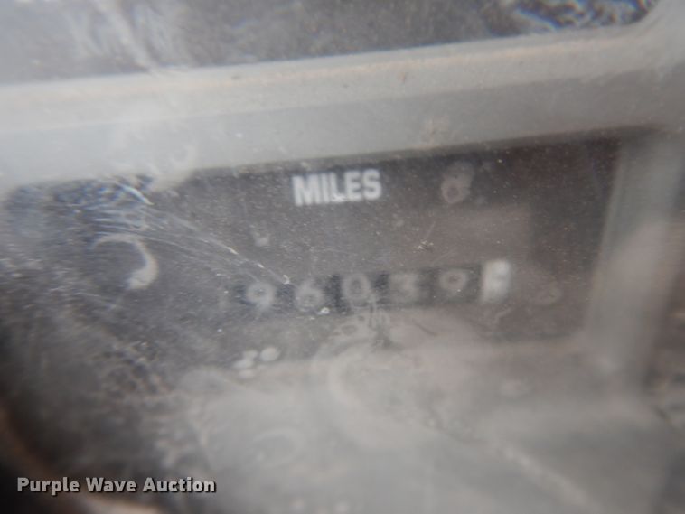 image for item DJ1072 1994 International 4800  utility truck