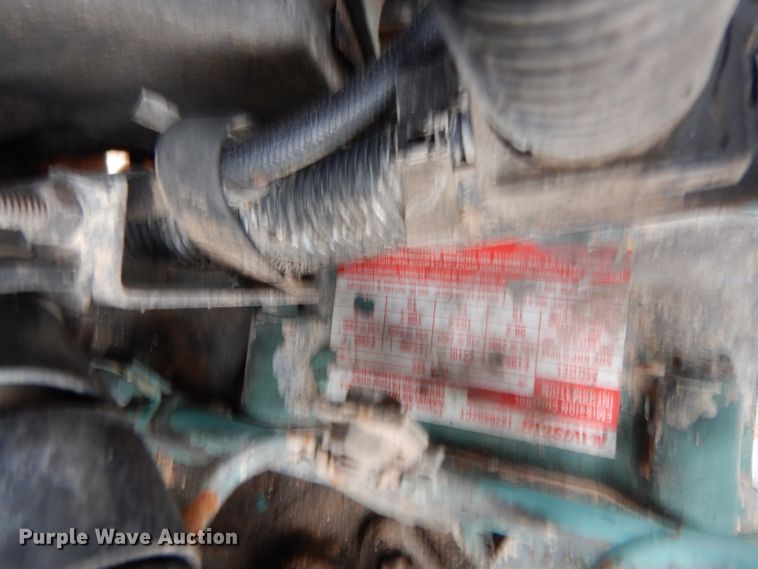 image for item DJ1072 1994 International 4800  utility truck