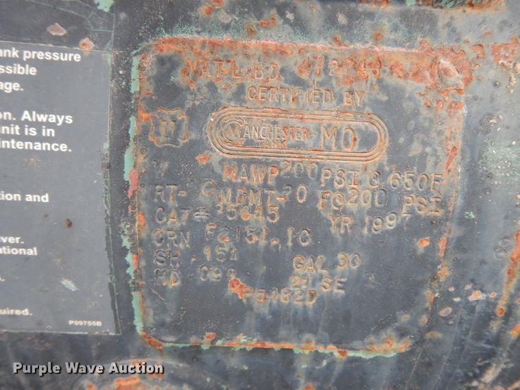 image for item DJ1072 1994 International 4800  utility truck