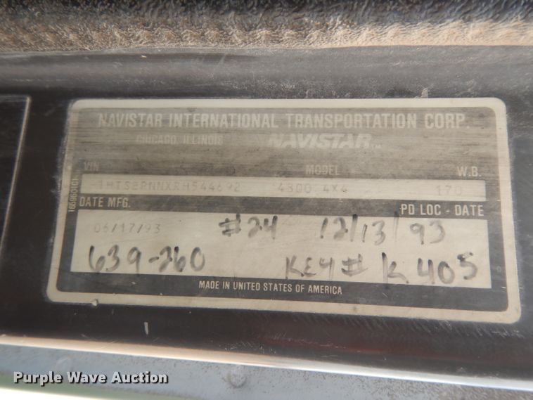 image for item DJ1072 1994 International 4800  utility truck