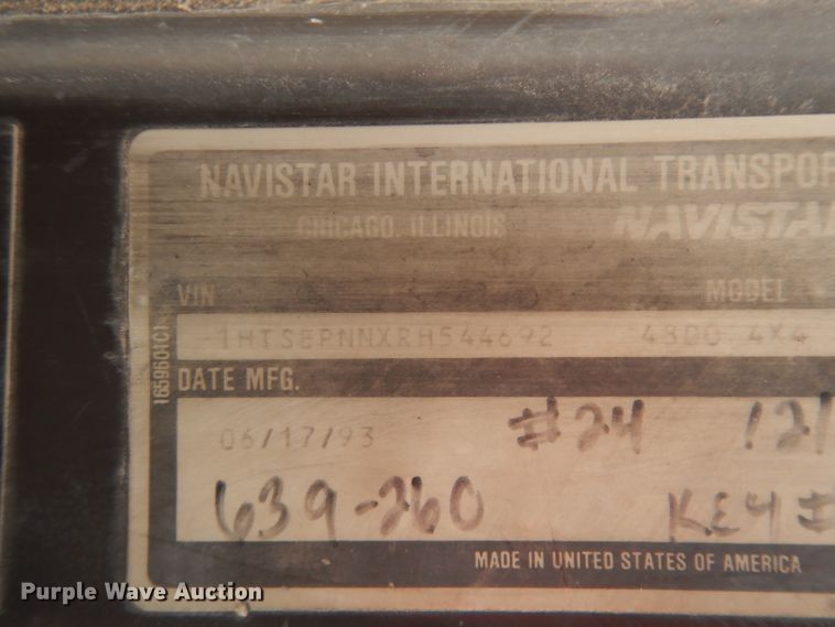 image for item DJ1072 1994 International 4800  utility truck