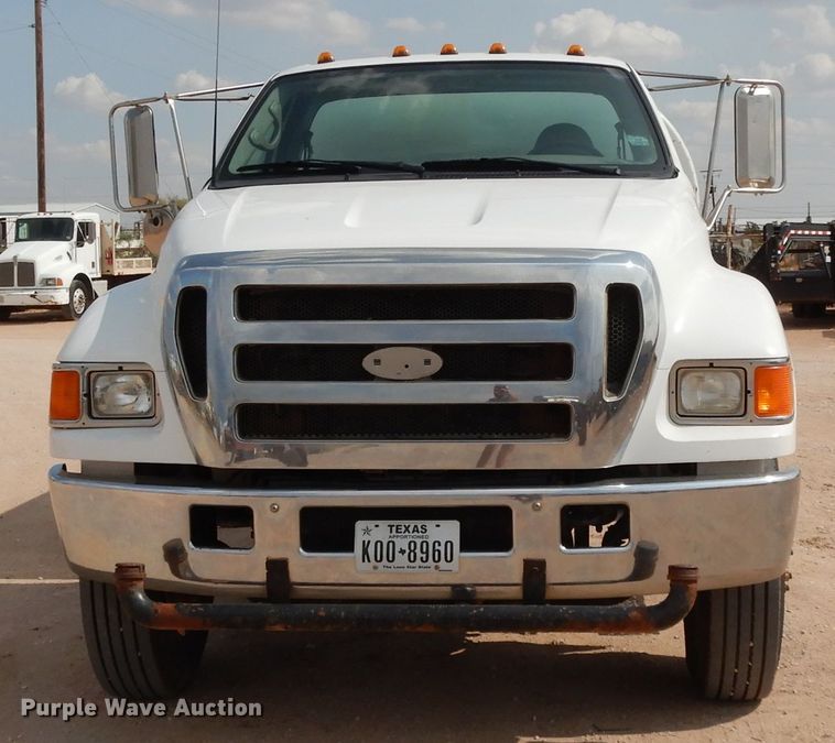 image for item DJ6523 2005 Ford F750 Super Duty  water truck