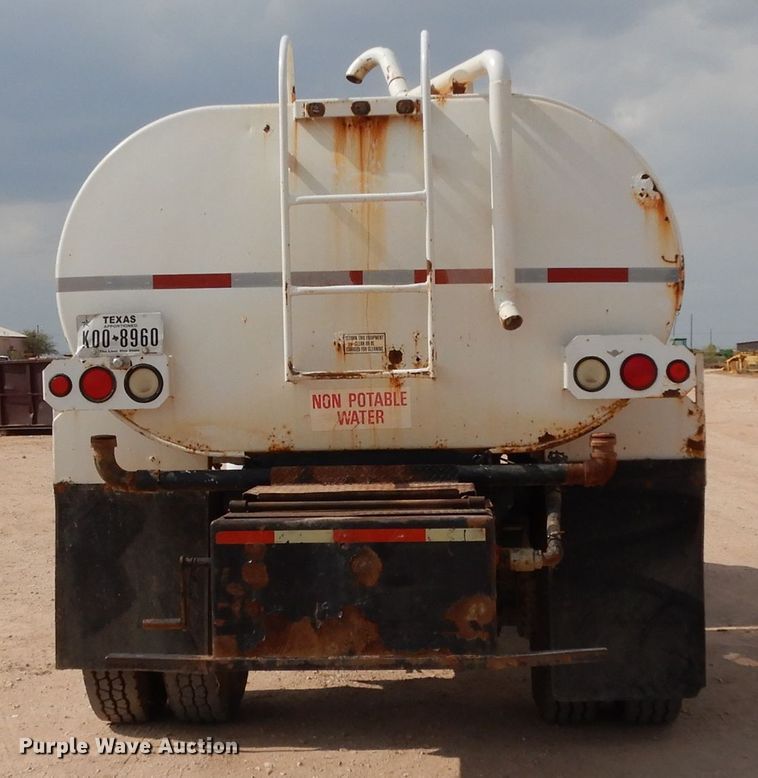 image for item DJ6523 2005 Ford F750 Super Duty  water truck